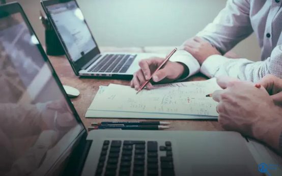 Nonverbal Communication in the Workplace: Key Insights