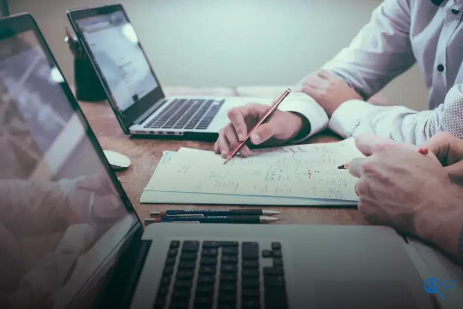 Nonverbal Communication in the Workplace: Key Insights